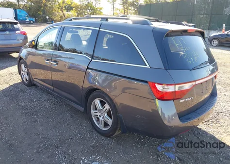 2013 Honda Odyssey Touring/Touring Elite z USA, uszkodzony, nr VIN 5FNRL5H91DB005472